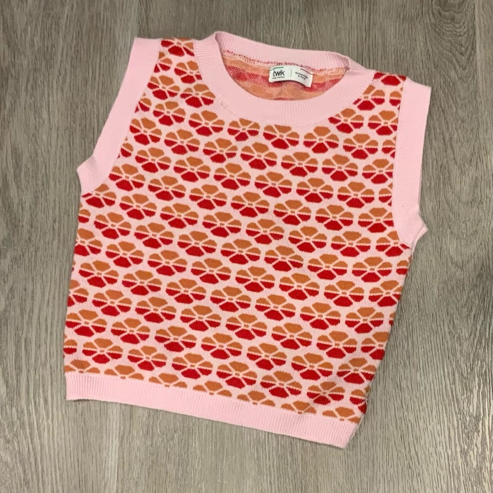 Women’s XS Twix vest from Simons. Never worn - NWOT. Made in Italy. - Picture 1 of 1